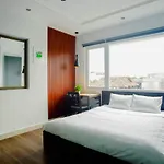 Lá Hotel Bình Tân