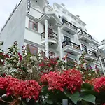 Amor Hotel