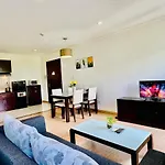 Lila Luxury Hotel & Apartment