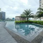 Zo Apartment Millennium - Fee Pool & Gym