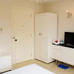 Golden Hotel & Apartment