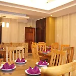 Palm Hotel - Hoang Dung
