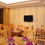 Palm Hotel - Hoang Dung