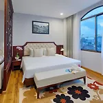 Happy Life Grand Hotel & Rooftop Skybar