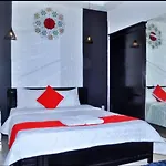 Hanz Front Quang Trung Hotel