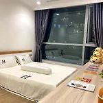 Hostel Vinhomes Central Park