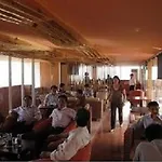 Hotel 199