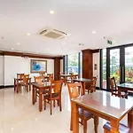 Silk Hong Ha Airport Hotel