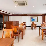 Silk Hong Ha Airport Hotel