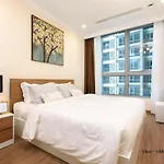 Luxury Vinhomes Central Park Humi Apartment