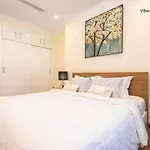 Luxury Vinhomes Central Park Humi Apartment