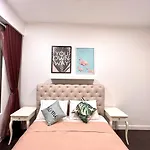 2Brs City View Free Infinity Pool In The Heart Hcm