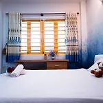 Sinh House