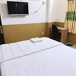 Huong Quynh Hotel