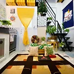 Maneki Neko Homestay - Nha Rieng Binh Yen, Am Cung