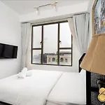 Luxury Gold Apartment: Royal 86