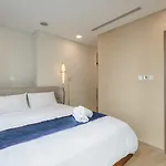 Hilton Residence - Landmark 81 Vinhomes Central Park