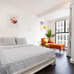 Stylist Studio-Saigon Royal-Hana Apart-1601