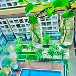 The Sunny House - Sky Center Airport