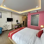 Capital O 1177 Saigon Sweet Hotel