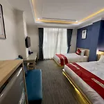 Capital O 1177 Saigon Sweet Hotel