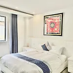 Ballantine Hotel