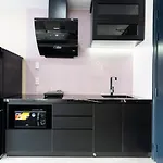 The Arrivals-Grand Studio-Serviced Apartment