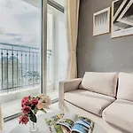 The Lexington Suites, Vinhomes Central Park & Paranomic View