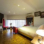 The White Hotel 8A Thai Van Lung