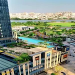 Royal Apartment Landmark 81