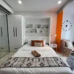 The Tresor Apartment Free Pool & Gym