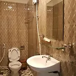 Thien Thuan Hotel - 130 Nguyen Cuu Dam, Sg - By Bay Luxury