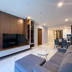 Zeus Living - Scandinavian Condo In Metropole