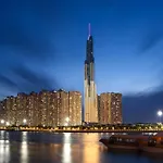 Landmark 81 Infinity Pool - Vip Apartment