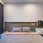 Zeus Living - Scandinavian Condo In Metropole