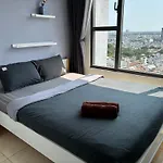 Stay With Me Saigon Apartment - Rivergate Residence
