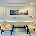 The Vinhomes Central Park Apartments - The Buildings Surrounding Landmark 81