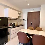 New Luxury 2 Bedroom Saigon Royal Condo 4 Pax , Near District 1,Vietnam Ap13