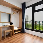 Haven Hut Riverside Hotel