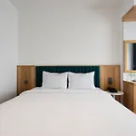 Haven Hut Riverside Hotel