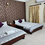 Khách sạn Bàu Cát
