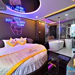 Hanz Premium Friday Hotel Saigon