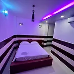 Le Ngan Phung Hotel 79 Hoa Sua Phuong 7 Phu Nhuan