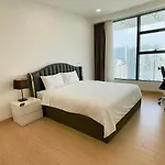 Sunwah Pearl Luxury Apartments 3 Bedrooms With The Landmark 81 View And Swimming Pool