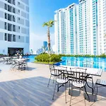 Moonlight Apartments Rivergate