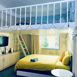 1967 Homestay