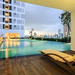 Cbd Rivergate- Infinity Pool Signature