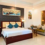 Airport Saigon Hotel - Gan Am Thuc Dem Cho Pham Van Hai
