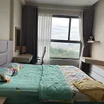 Tan Son Nhat Airport Botanica Premier, 2 Bedrooms, 2 Toilets Luxury Apartment Nearby Airport, Free Pool, Free Gym, Bbq Garden