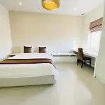 Glenwood Apartment